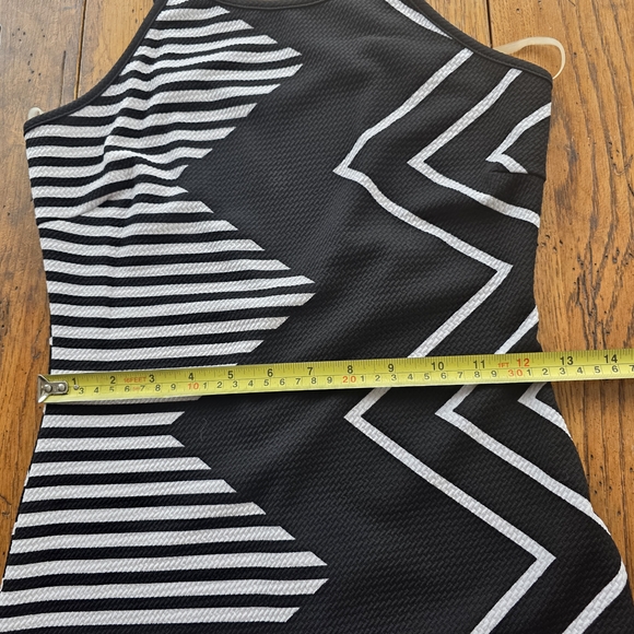 Chic Spaghetti Strap Black and White Geometric Dress - Picture 6 of 9